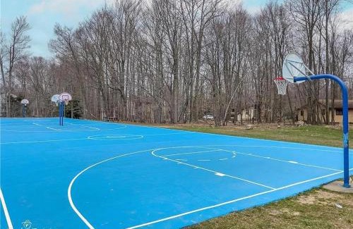 Tobyhanna House | Bool Bear Lodge a pet friendly Pocono Vacation Home