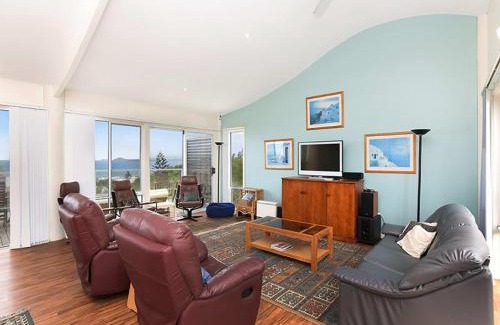 Port Elliot House | Boomer Waves 5 Carfax St - WIFI included - No Linen Included