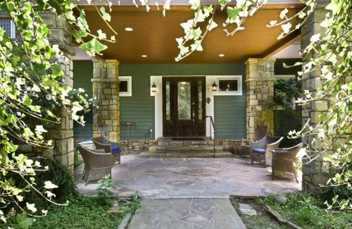Boone House | Boone Mountain Getaway- Hot Tub Firepit