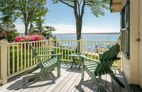 Boothbay Harbor Condo | Boothbay Cottg | Oceanfront+Deck | No Hidden Fees