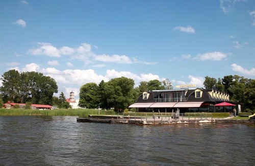 Neustrelitz House | Bootshaus Neustrelitz
