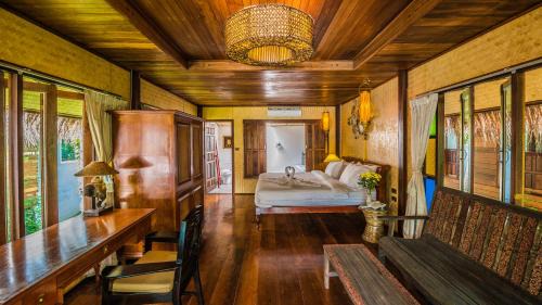 Chalong Hotel | Bora Bora Villa Phuket