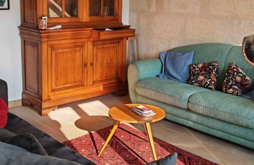Bastide Apartment | Bordeaux apartment near tram and center
