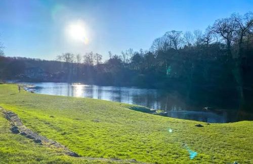 Knaresborough Apartment | Bordeuax Holiday home by the river Nidd N24