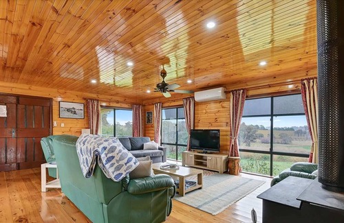 Lidster House | Boree Lane - Farm stay near Wineries, Woodfire
