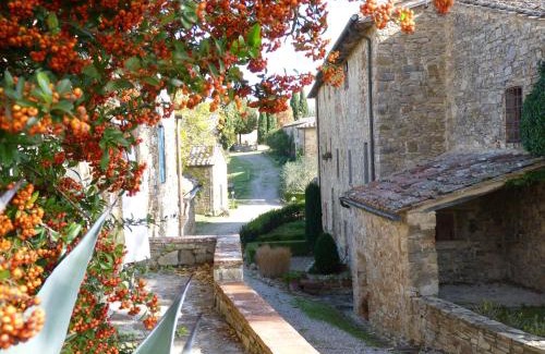 Castellina in Chianti Apartment | Borgo nel Chianti Istrice con piscina tennis e wifi