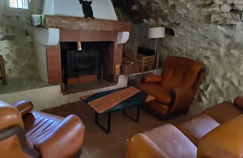 Barret-de-Lioure House | Bories Provençal, ideal for connecting with nature.