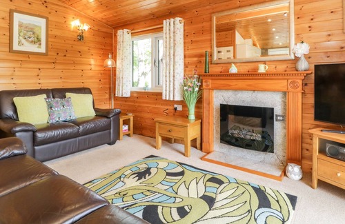Keswick Cabin | BORROWDALE LODGE, family friendly, with a garden in Keswick
