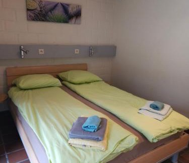 Houthalen Apartment | Bos-Chalet bij Wijers Wandelroutes, Rust & Gezinsplezier Fijnspar 6 Hengelhoef