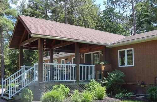 Algonquin Highlands Cottage | Boshkung Beach Paradise - Luxury 5BR Waterfront Cottage w/ Amazing Views