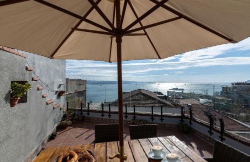 Kabatas Apartment | Bosphorus view-Airport shutle-High Speed WIFI-Private parking