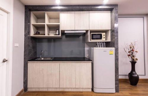 Khlong Toei Hotel | Boss Mansion