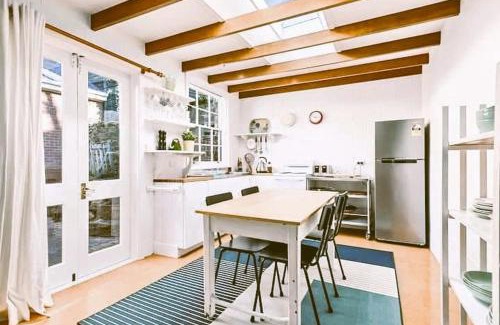 Hobart Central Business District House | Bostane Cottage on West Hobart Hill