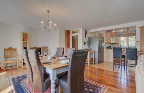 Hoveton House | Bosuns Cottage - Three Bedroom House, Sleeps 6