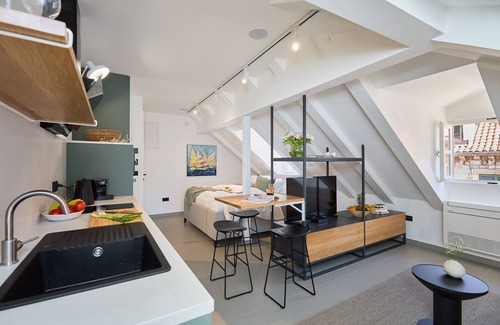 Dubrovnik Old Town Bed & Breakfast | Bota Palace