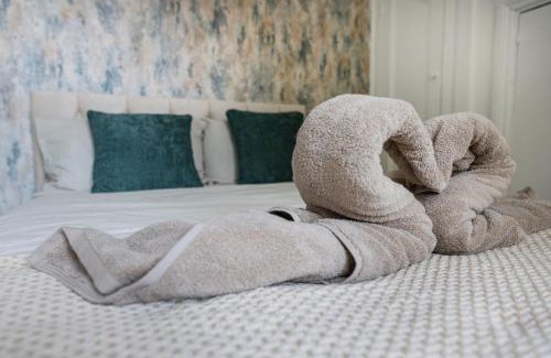 Swindon Apartment | Botanica convenient centre Stay free parking