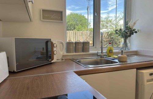 Swindon Apartment | Botanica convenient centre Stay free parking