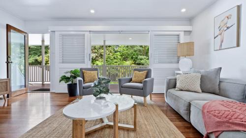 Edge Hill House | Botanica View Spacious Edge Hill Home with Pool and Views