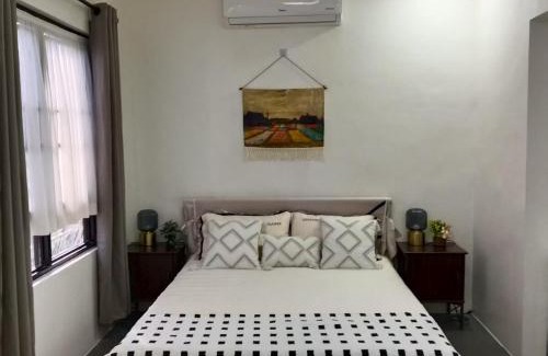 Moonwalk Villa | Botanical Gardens & a Long Lap Pool for Swimming