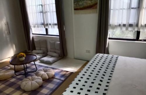 Moonwalk Villa | Botanical Gardens & a Long Lap Pool for Swimming