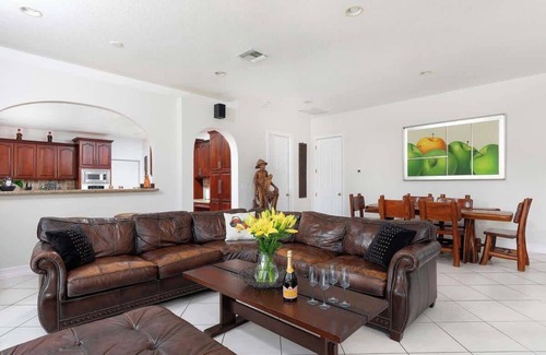 Garden Isles Villa | Botanical Paradise: Waterfront Pool Villa w/Kayaks