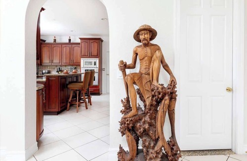 Garden Isles Villa | Botanical Paradise: Waterfront Pool Villa w/Kayaks