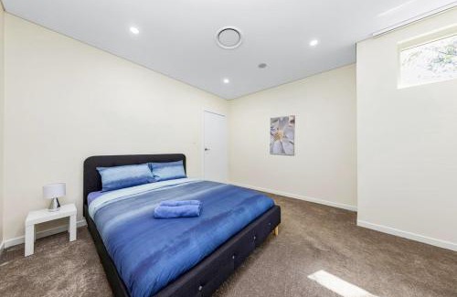 Botany Apartment | Botany 3Br near Airport Bay City with parking