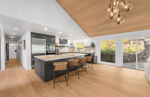 Calistoga House | Bottle Rock! Gorgeous house with pool and jacuzzi!