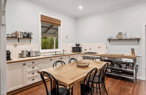 Yallingup Cottage | Bottlebrush Cottage & Studio