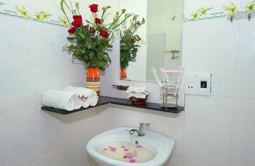 Cam Chau Hotel | Bougain Villeas Homestay