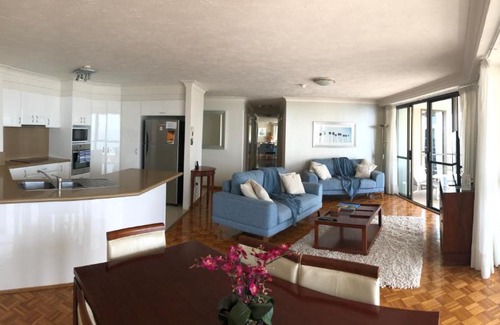 Main Beach Apartment | Bougainvillea Gold Coast Holiday Apartments