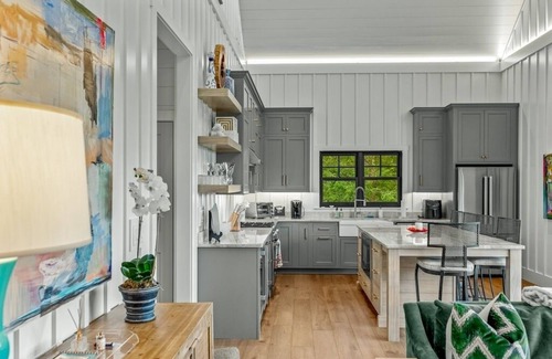 Cashiers Cottage | "Bougie Barn" on 21 Acres Near GlenCove & Mountaintop Golf & Lake Club- Sleeps 8