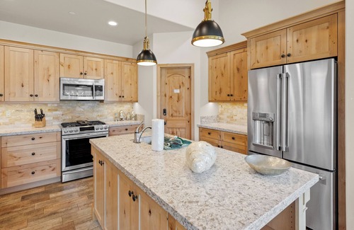 Boulder Bay Cabin | Boulder Bay Chalet Lakefront