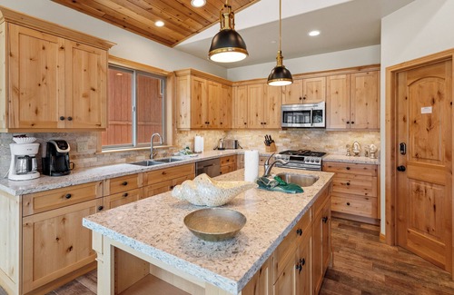 Boulder Bay Cabin | Boulder Bay Chalet Lakefront