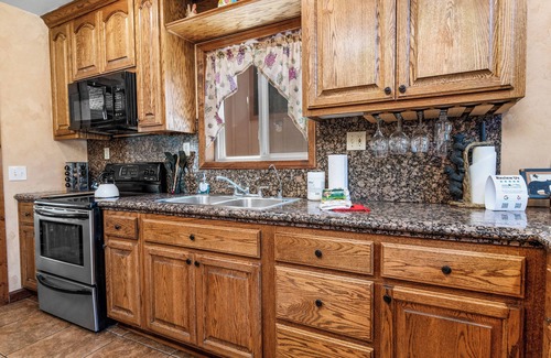 Boulder Bay Cabin | Boulder Bay Park Lakefront