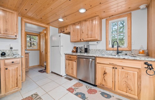 Boulder Bay Cabin | Boulder Bear