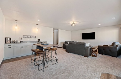 Sturgis House | Boulder Canyon Golf Course - 4 bedroom 3 bathroom Getaway