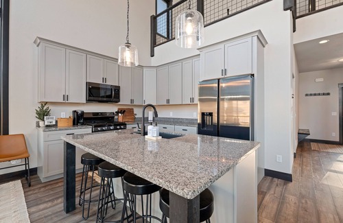 Sturgis House | Boulder Canyon Golf Course - 4 bedroom 3 bathroom Getaway