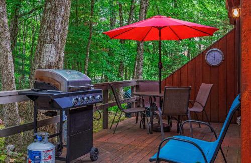 Lake Harmony House | Boulder Pointe by AvantStay Deck Forest Views Boulder Lake Club Passes