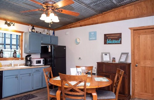 Bandera House | Boulderdash Cabin Riverfront retreat!