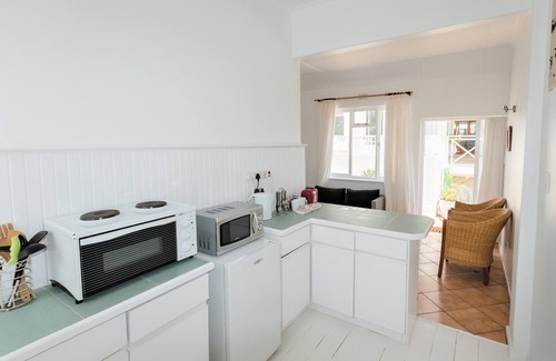 Simon's Town House | Boulders Beach Hotel, Cafe and Curio