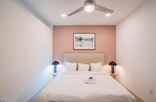 Evans Churchill Apartment | Boulevard Stays Modern Roosevelt Row Suite 1BR Pool Gym 8