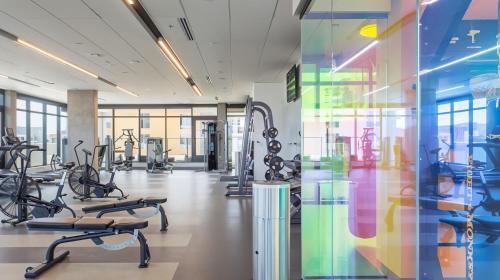 Evans Churchill Apartment | Boulevard Stays Scenic Studio Escape Pool Gym Access & Parking
