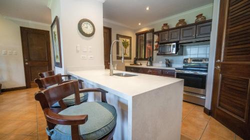 Brasilito Apartment | Boungainvillea 7105 Luxury Apartment - Reserva Conchal