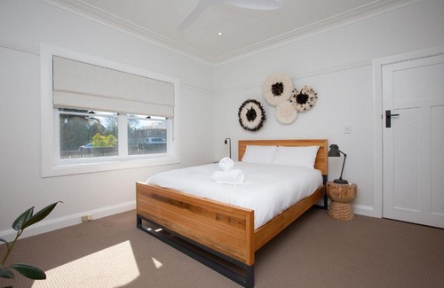 North Tamworth House | Bounty on Bligh