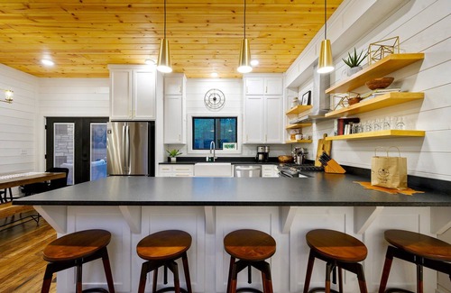 Hochatown Cabin | Bourbon Basin-Ultra-Lux Cabin w/Custom Playscape & Outdoor Gazebo! Sleeps 20