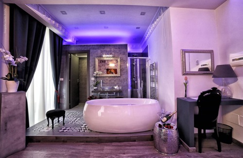 Chiaia House | Bourbon House