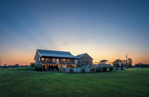 Bardstown Cabin | Bourbon Trail Cabin HotTub Firepit Game Room Theater