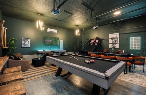 Bardstown Cabin | Bourbon Trail Cabin HotTub Firepit Game Room Theater