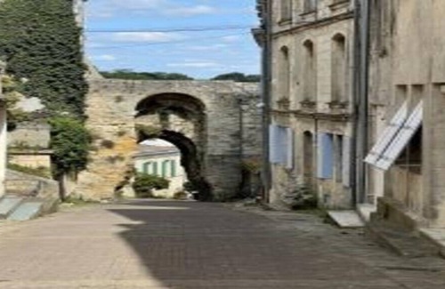Bourg-sur-Gironde Apartment | Bourg sur Gironde- Appartement en Coeur de Village